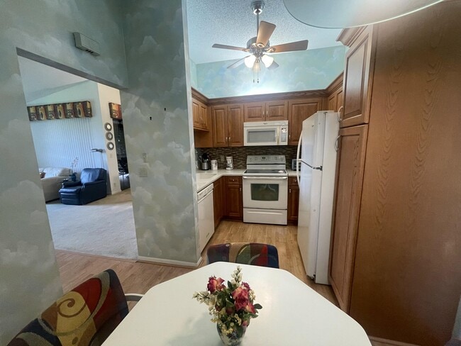 Building Photo - 5415 Verona Dr