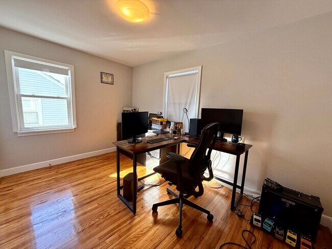 Building Photo - 31 York Ave