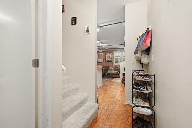 Building Photo - 1834 Ridge Ave