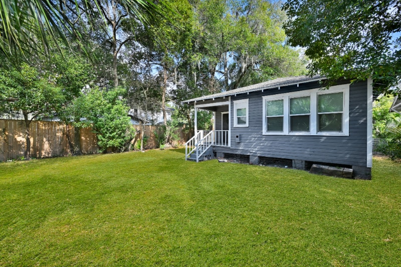 Building Photo - 326 Basswood St