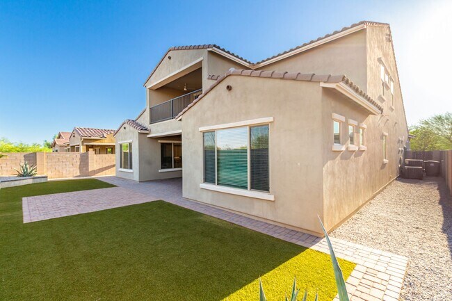 Building Photo - Rare opportunity to lease a house of this ...