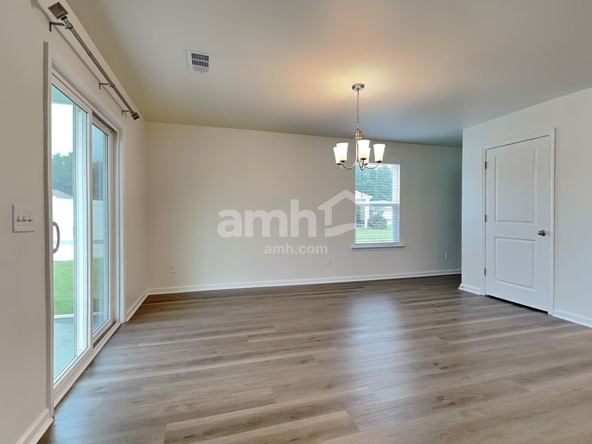 Building Photo - 202 Bellflower Cir