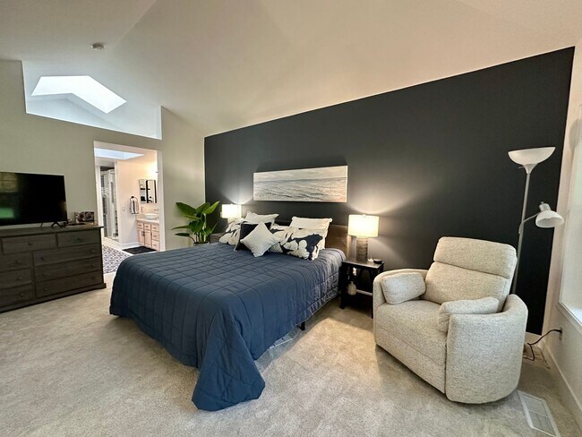 Building Photo - 9048 Gleneagle Dr