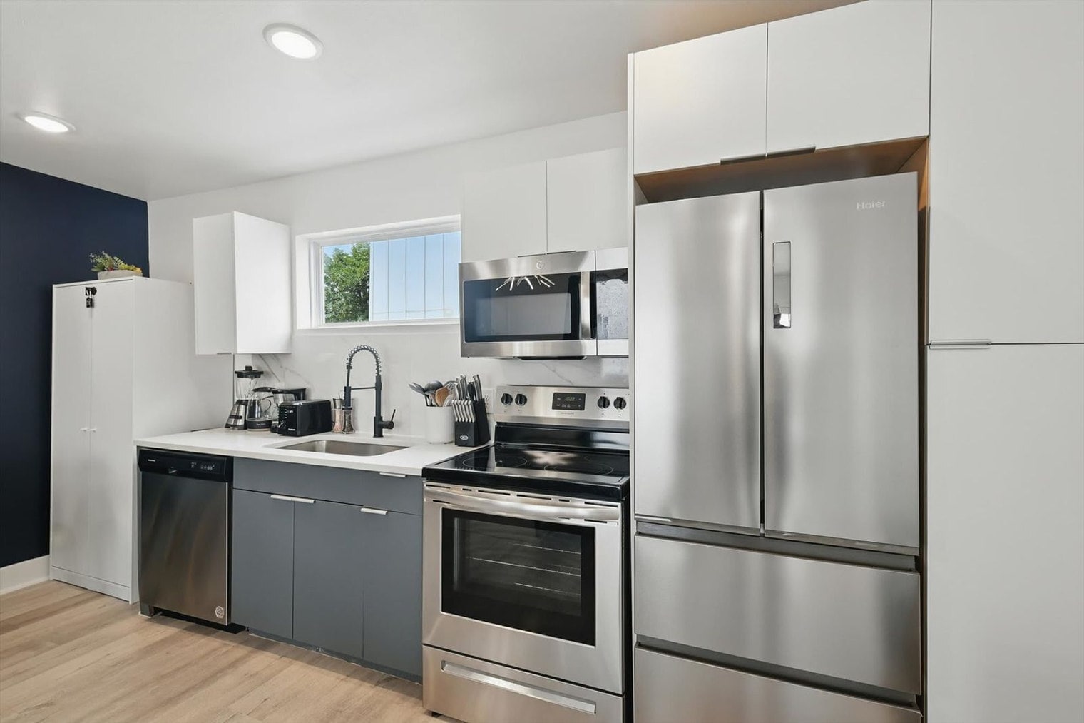 Building Photo - 4416 San Jacinto St