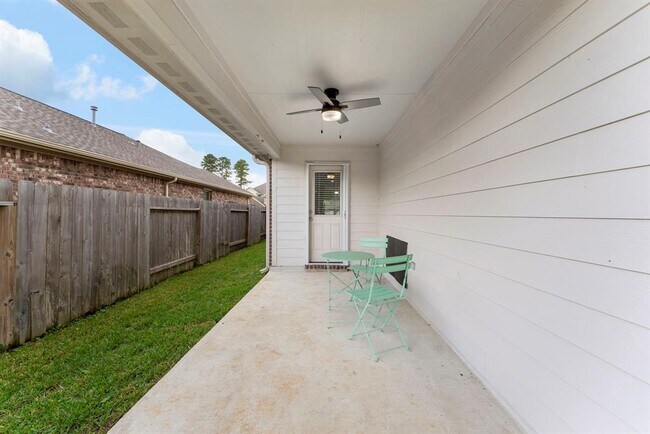 Building Photo - 14077 Lake Cres Dr
