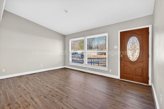 Building Photo - 1700 Kay Dr