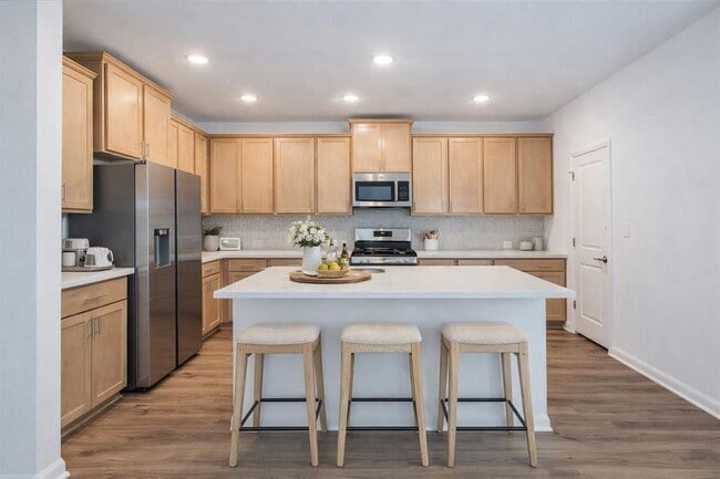 Building Photo - 108 Makinaw Rd