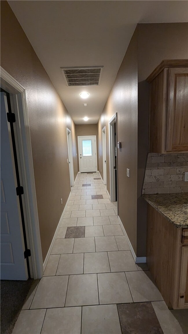 Building Photo - 1202 Christian Ave