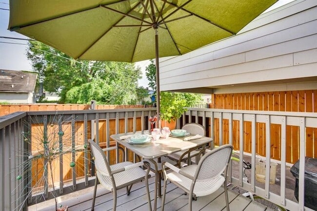 Building Photo - 2100 Philip St