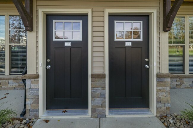 Building Photo - Ridgefield West