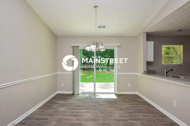 Building Photo - 3 Bedroom Pet-Friendly Home in Lithonia, GA with Main Street Renewal