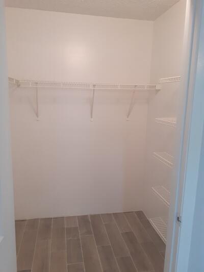 Building Photo - 9999 Summerbreeze Dr