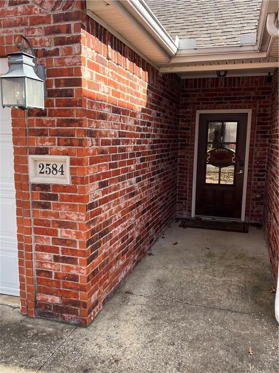 Building Photo - 2584 N Shadow Crest Dr