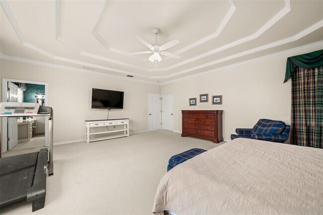 Building Photo - 2551 Lakeview Dr