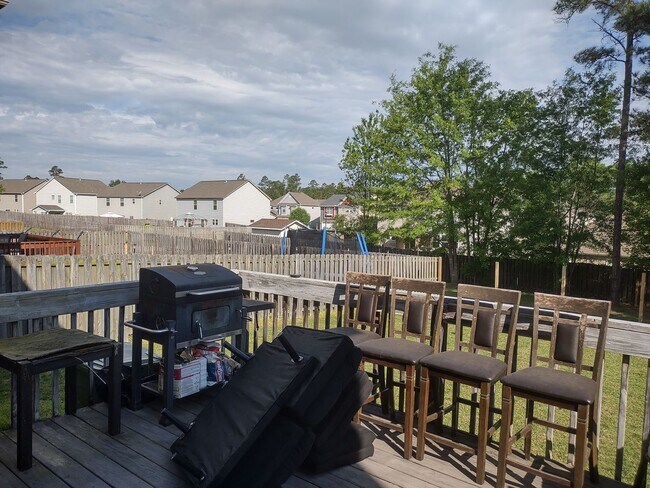 Building Photo - Great Four Bedroom Home in Elgin, SC!