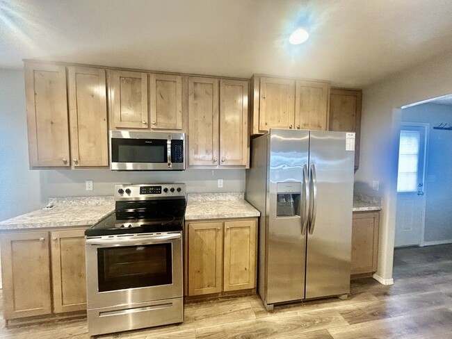 Building Photo - 8446 Sunrise Way