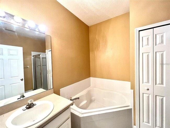 Building Photo - 16708 Glenbrook Blvd