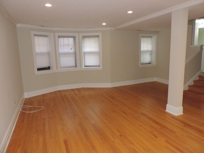Building Photo - 836 Judson Ave