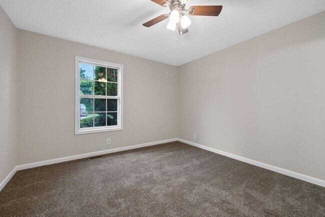 Building Photo - 3 Bedroom Pet friendly Home For Rent Near ...