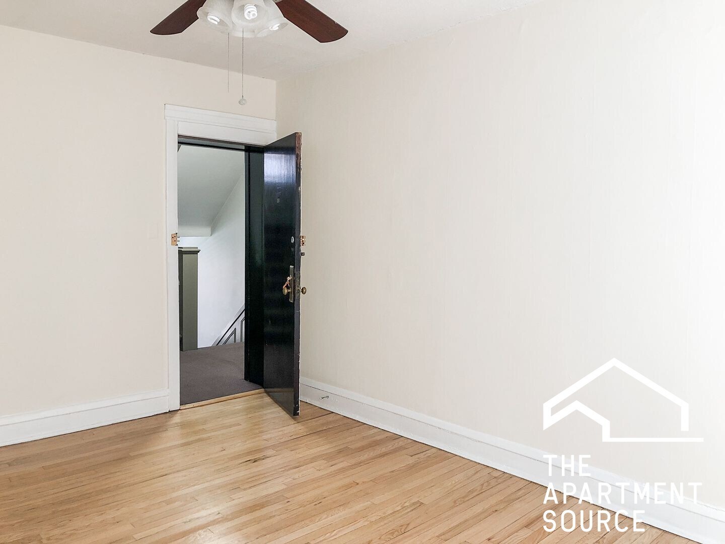 Building Photo - 518 W Cornelia Ave