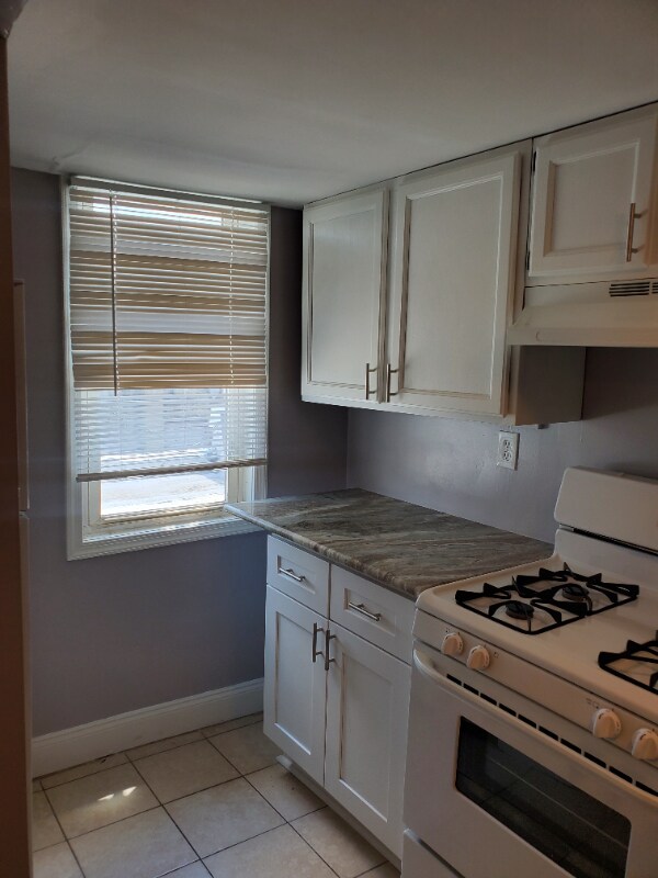 Building Photo - 803 Brooks Ln