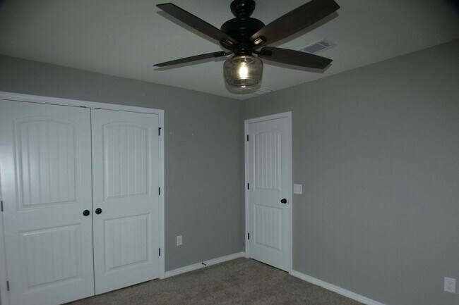 Building Photo - 3-Bedroom Home - The Woodlands