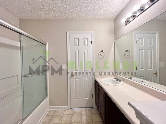 Building Photo - 139 Arthurdale Dr