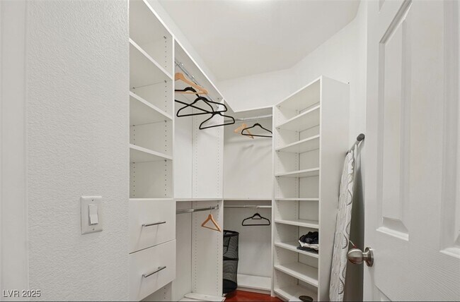 Building Photo - 10500 Eagle Nest St