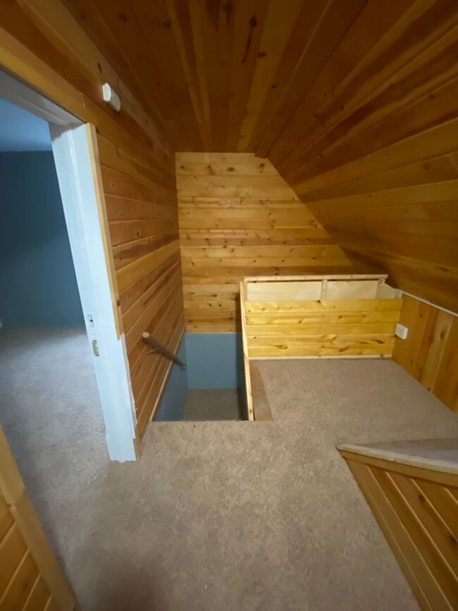 Building Photo - 4229 Gladstone St