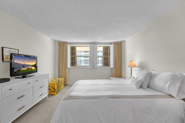 Building Photo - 177 Ocean Ln Dr