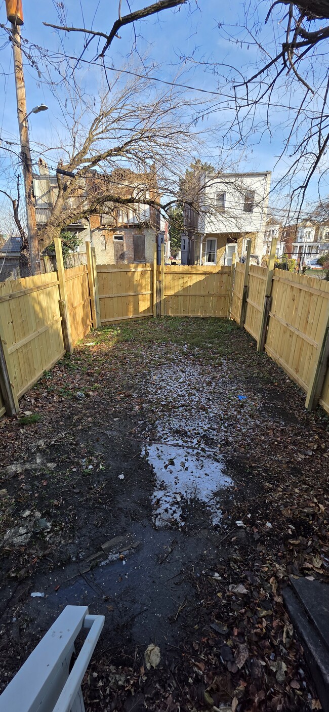 Building Photo - 1411 Bloomingdale Rd