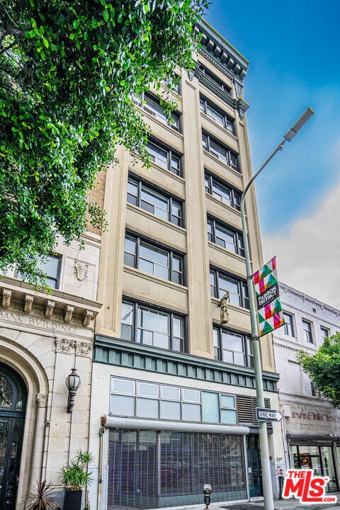 Building Photo - 812 S Spring St