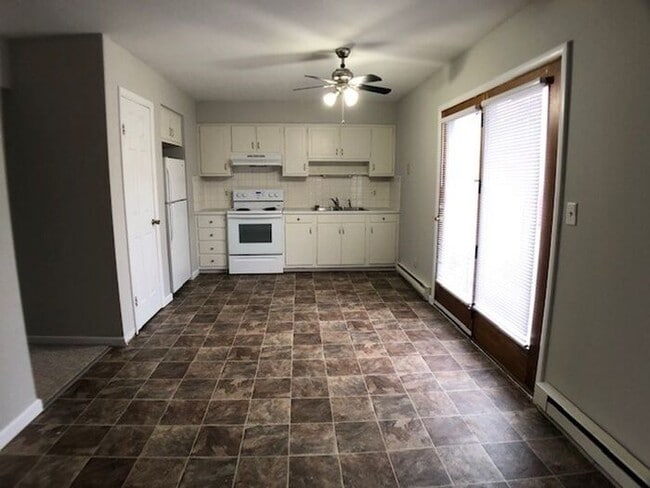 Building Photo - Great Bridgman Duplex