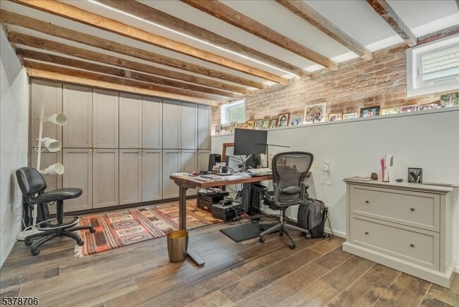 Building Photo - 43 Ardsley Rd