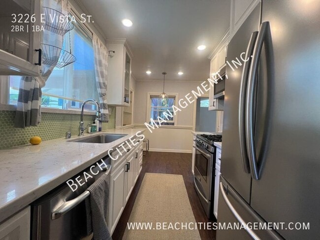 Building Photo - 3226 E Vista St