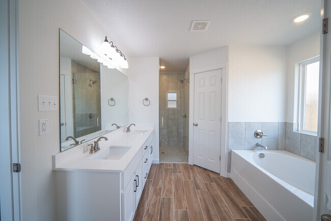 Building Photo - 1414 Sideoats Ln