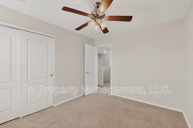 Building Photo - 2713 Violeta Cir SE