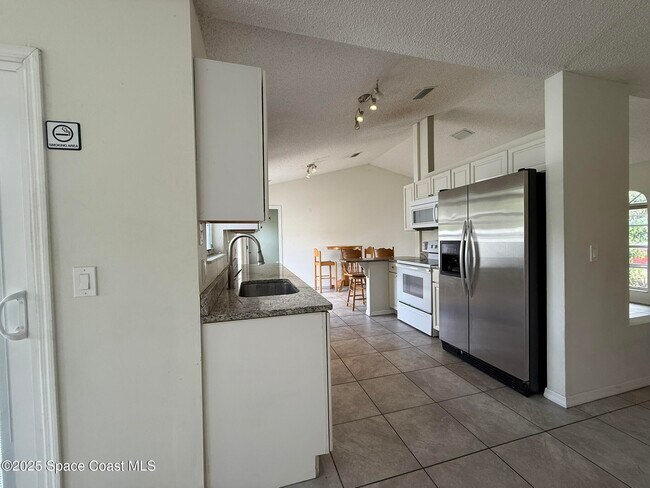 Building Photo - 3506 Egret Dr