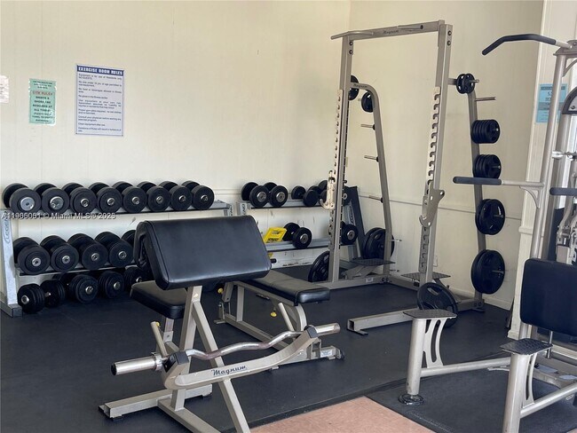 Building Photo - 1817 S Ocean Dr