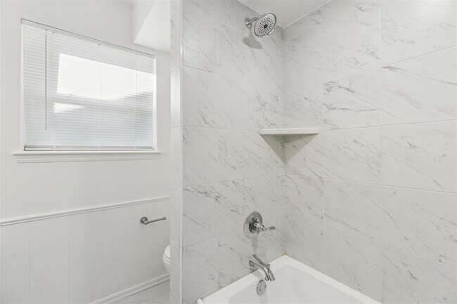 Building Photo - 1033 Mabel C Fry Blvd