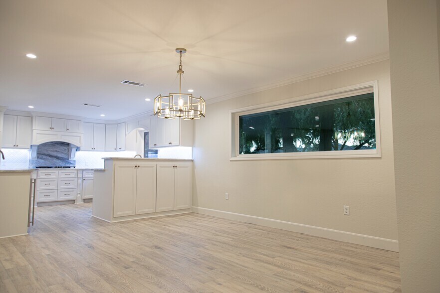 Dining room from entry - 3619 Braeswood S Blvd