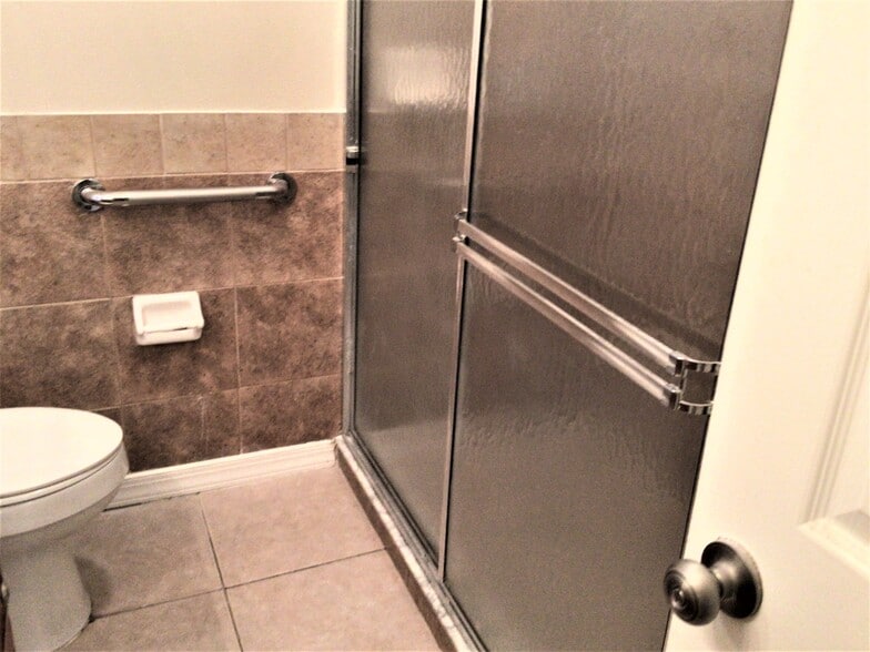 Building Photo - 821 Park Trail Dr