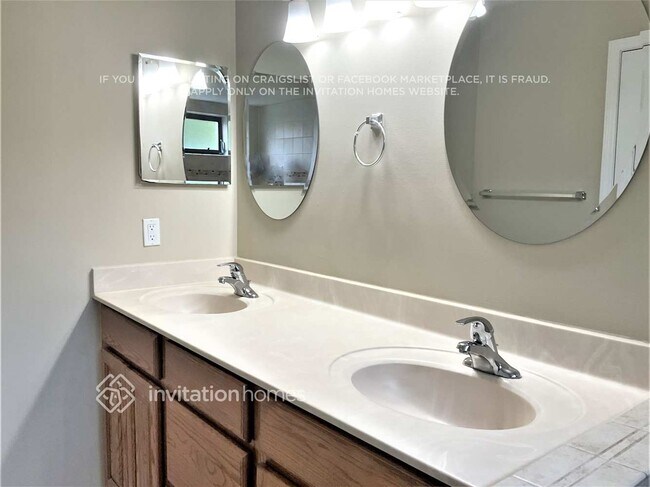 Building Photo - 12263 Lacewood Ln