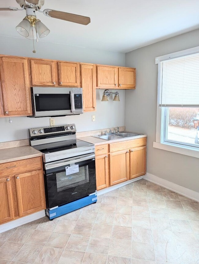 Building Photo - 317 Third Street - A upstairs