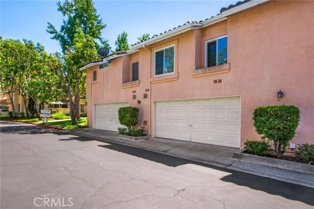 Building Photo - 14 Tricolored Ln