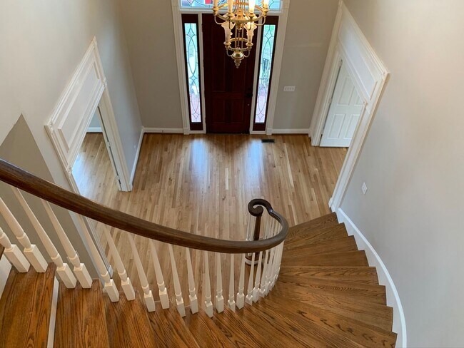 Building Photo - 5000 Square Feet on 7 Acres in Heart of Franklin