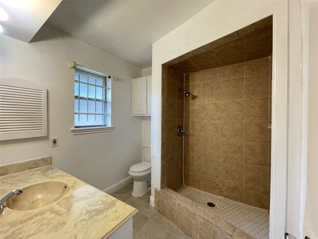 Building Photo - 7110 Foxmar Ln