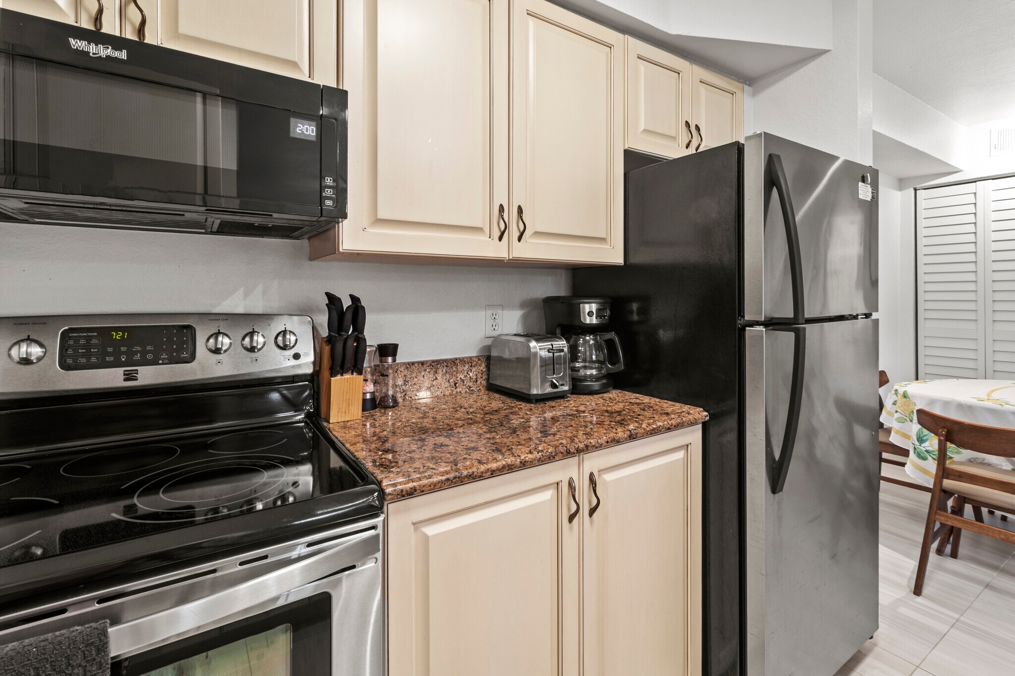 Building Photo - 850 S Tamiami Trl