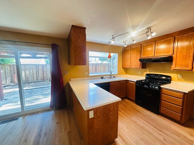 Building Photo - Better Invested Presents charming 4BR, 2.5...