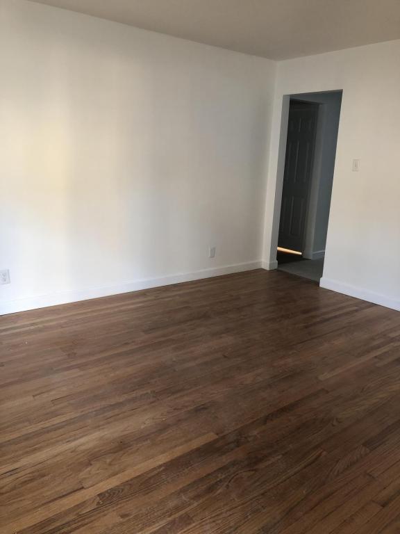 Building Photo - 806 Dowd